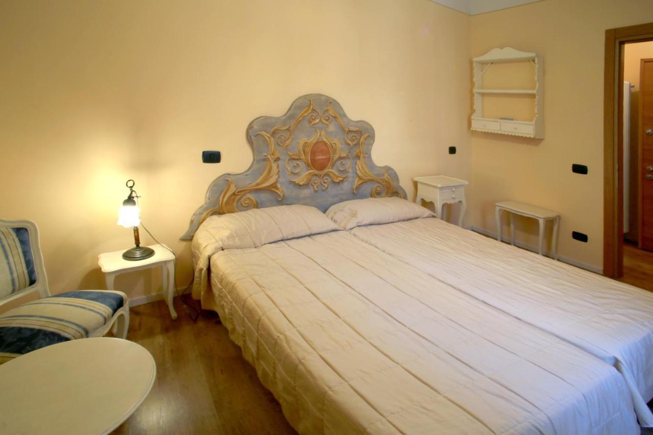 Appartamenti Piazza Umberto I Torri Del Benaco Dış mekan fotoğraf